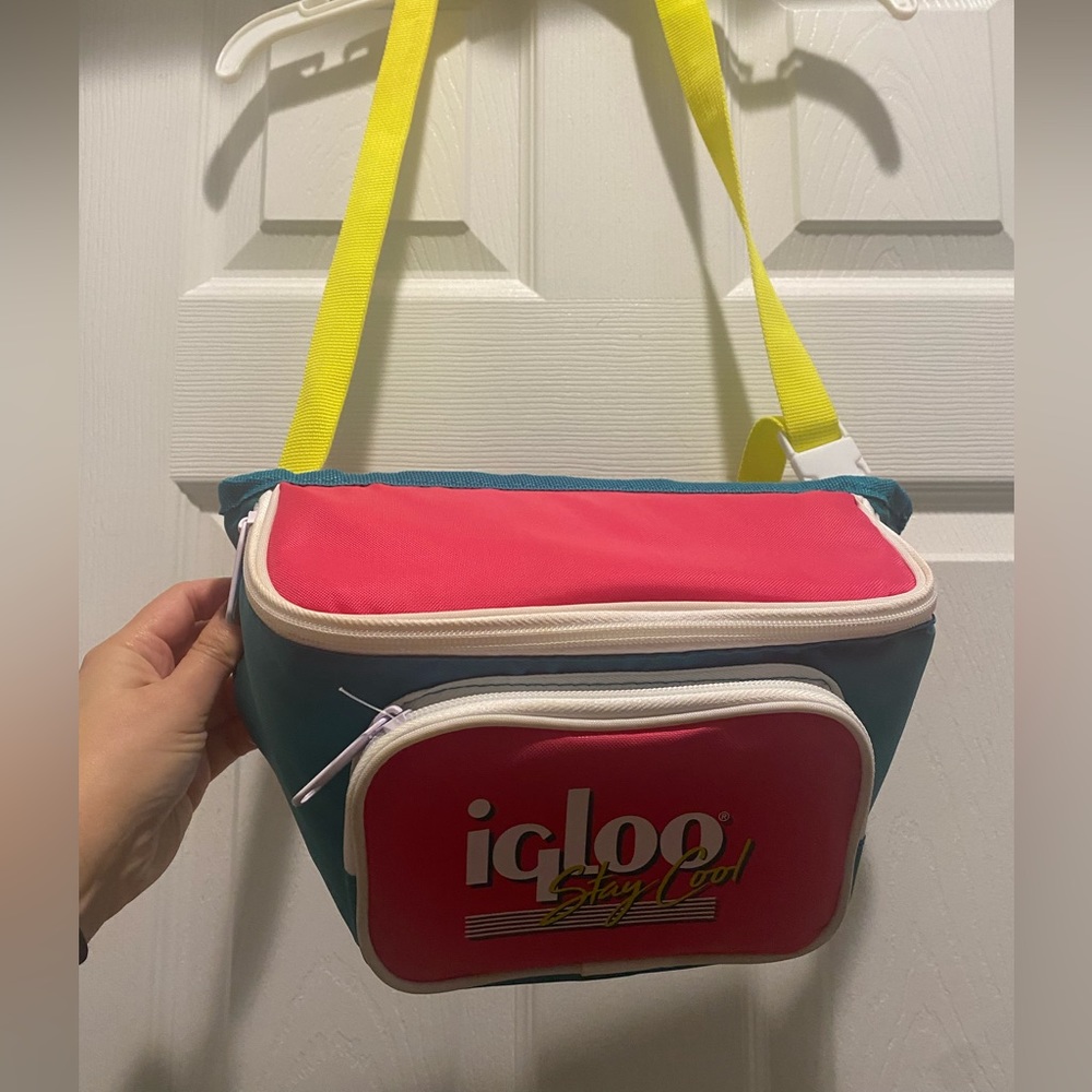 Igloo Cooler Retro Fanny Pack